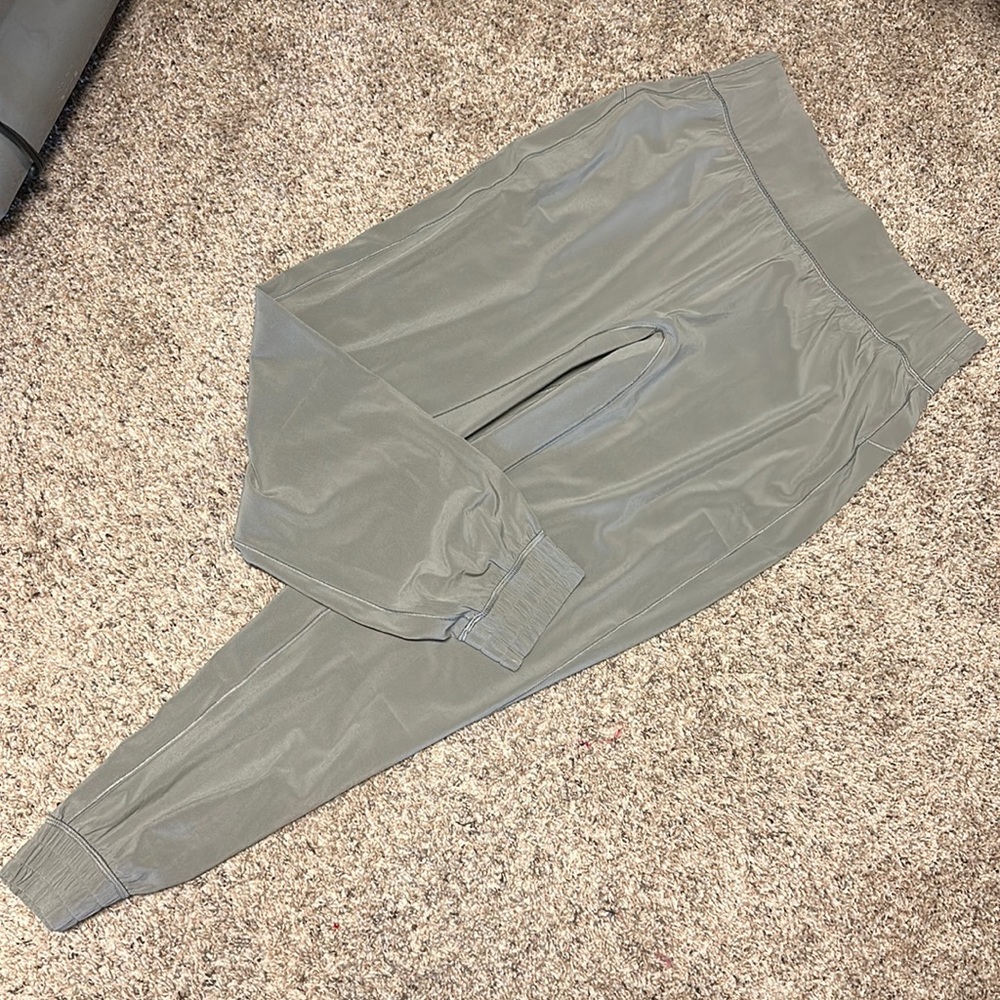 Lululemon Sun Setter Jogger size 8